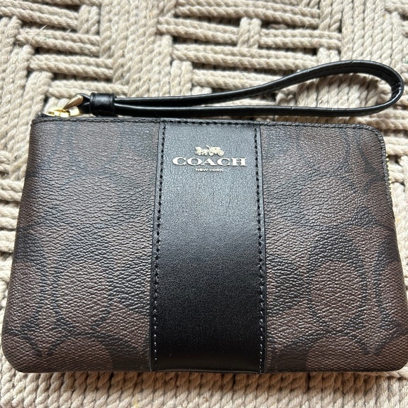Coach Handbags - NWT Coach Black & Brown Wristlet